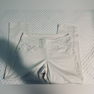 Jag Jeans, white. High rise and slim ankle. Size 1